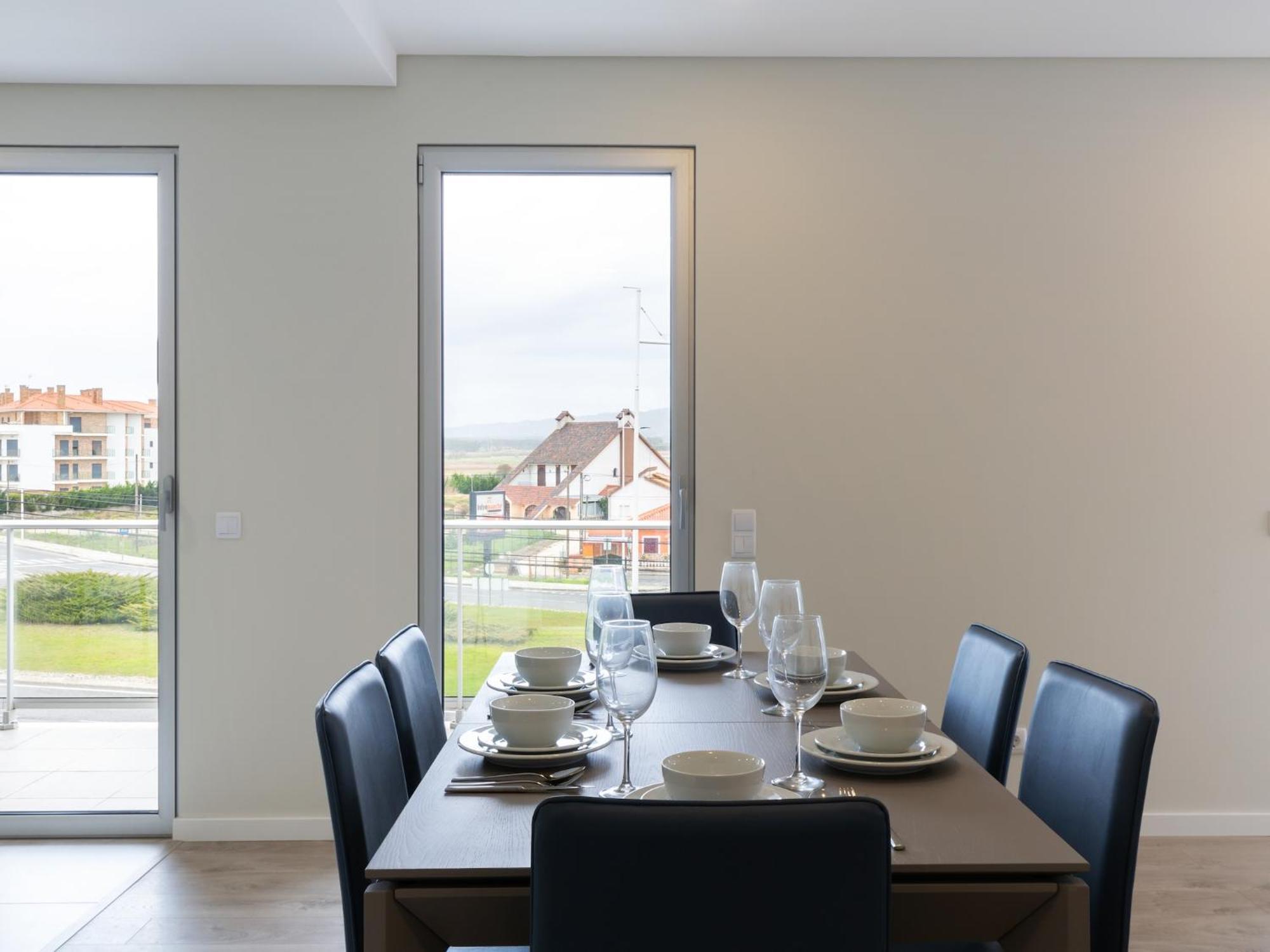 Beautiful Apartment in S o Martinho do Porto with Balcony São Martinho do Porto Exterior foto