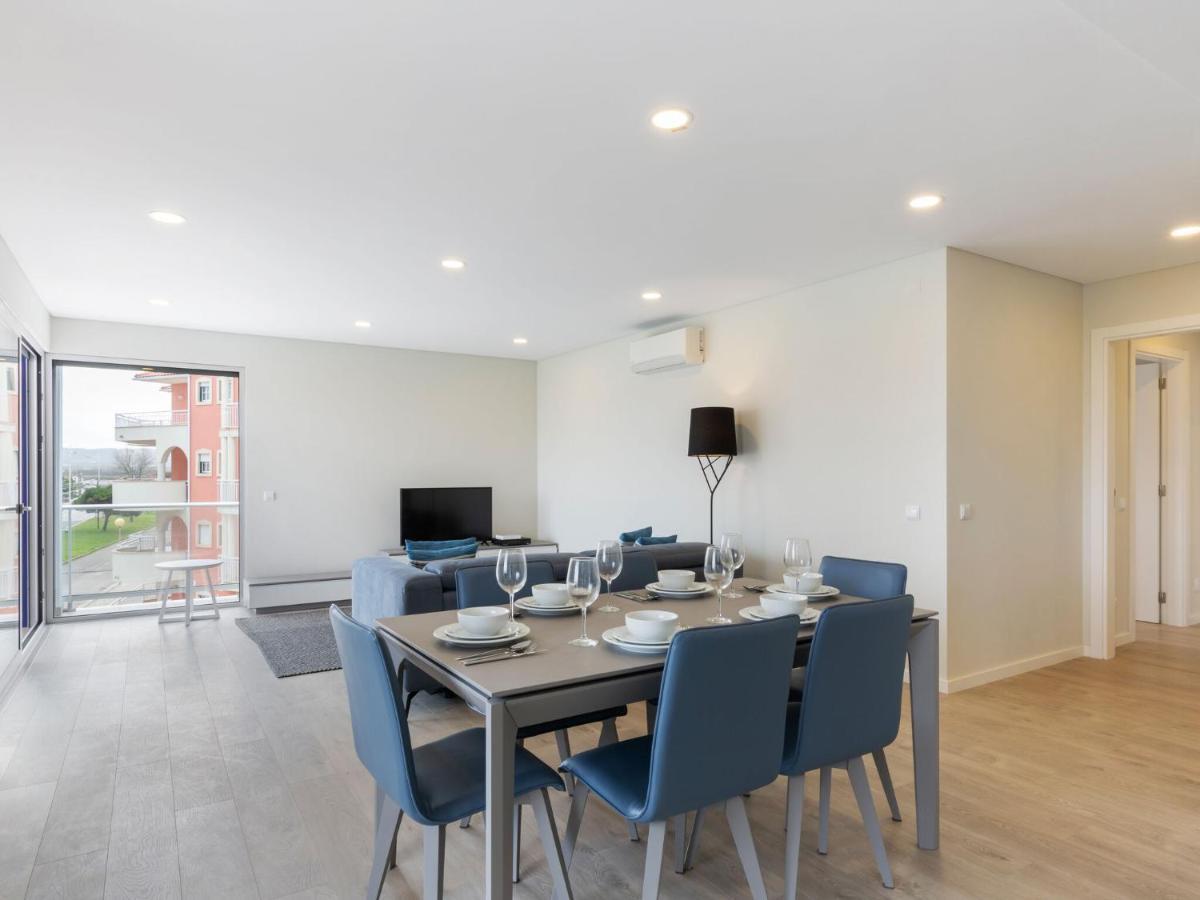 Beautiful Apartment in S o Martinho do Porto with Balcony São Martinho do Porto Exterior foto