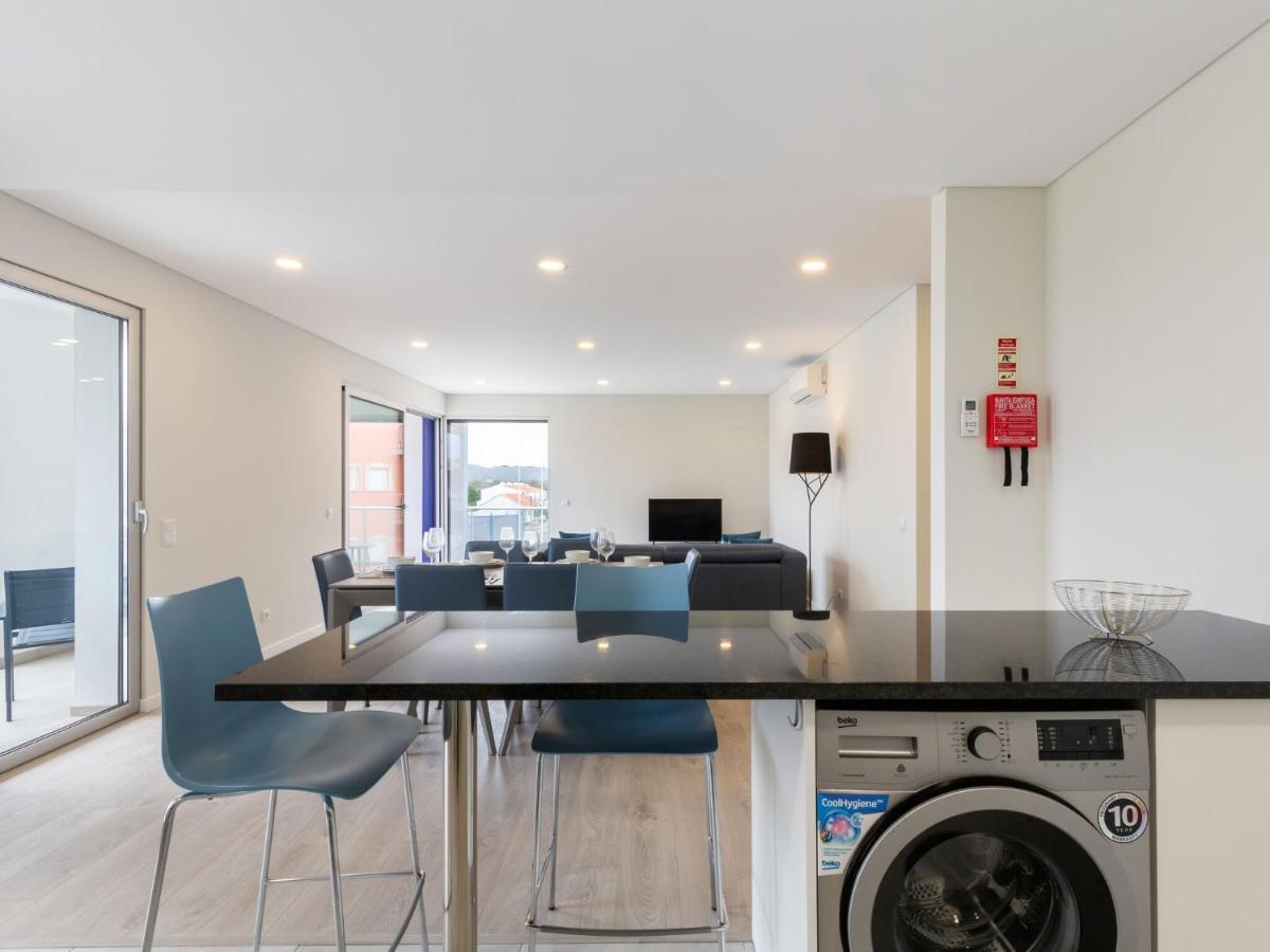 Beautiful Apartment in S o Martinho do Porto with Balcony São Martinho do Porto Exterior foto